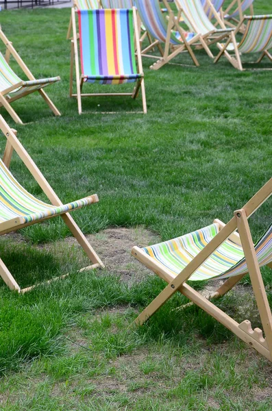 Chaise Fica Gramado Descanse Festival Férias Jardim Espreguiçadeiras Grama Verde — Fotografia de Stock