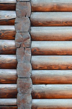 Kesme kereste. Rustik günlük duvar yatay ahşap arka plan. BOYASIZ ahşap debarked günlükleri parçası. Ev duvar duvar kağıdı doku