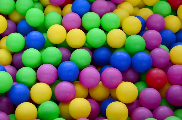 Χρωματιστά Πλαστικά Μπάλες Στην Πισίνα Του Δωματίου Παιχνιδιών Πισίνα Για — Φωτογραφία Αρχείου