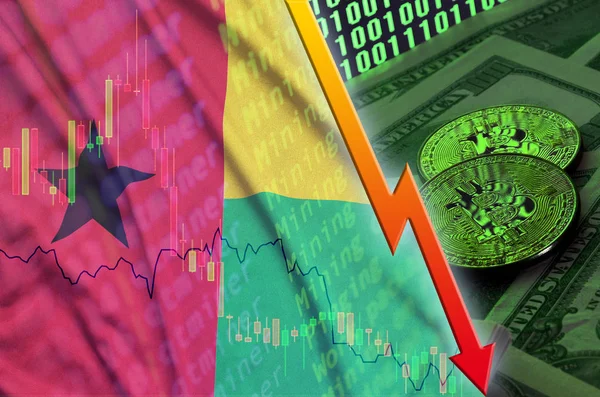 Bissau-Guinea zászló és cryptocurrency alá tartozó két bitcoins trend a dollár számlák és a bináris kódot megjeleníteni — Stock Fotó