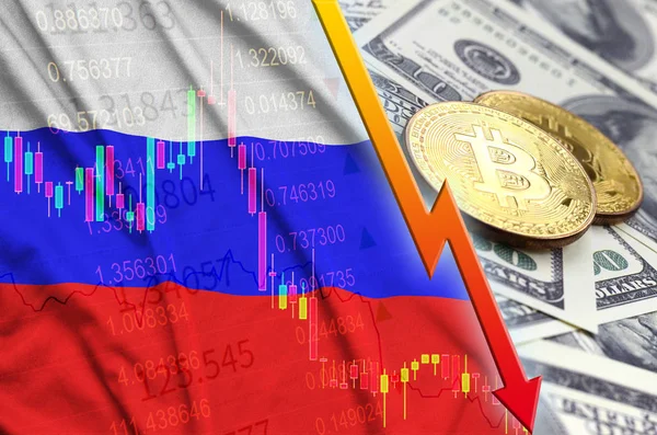 Oroszország zászlót és a cryptocurrency tartozó két bitcoins trend a dollár bills — Stock Fotó