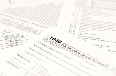 Boş gelir vergisi formları. American 1040 bireysel gelir vergisi iade formu. Boş ve unfilles hatları ile kağıtlar