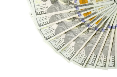 Amerikan parası bir sınır beyaz kopya alanı ile izole. Para sınırı yüz dolarlık banknotlar