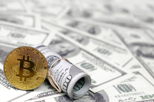 Bitcoin Monet Banknotów Sto Dolar Obraz Koncepcyjny Dla Systemu Płatności — Zdjęcie stockowe