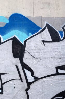 Konturlar ve gölgeleme yakın ile renkli sokak sanatı grafiti resimlerinin parçası. Gençlik çağdaş sanat kültürünün arka plan dokusu. Mavi ve krom renkler
