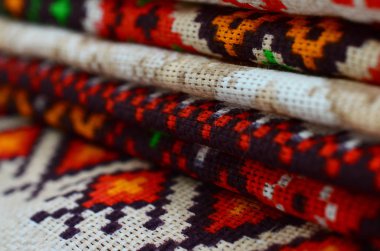 Geleneksel Ukrayna halk sanatı yığını tekstil kumaş üzerinde nakış desenleri örme