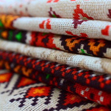 Geleneksel Ukrayna halk sanatı yığını tekstil kumaş üzerinde nakış desenleri örme