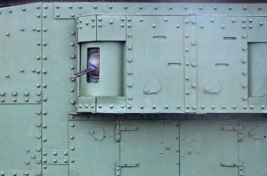 Doku tank yan duvar, metal yapılmış ve cıvata ve perçin çok sayıda ile güçlendirilmiş