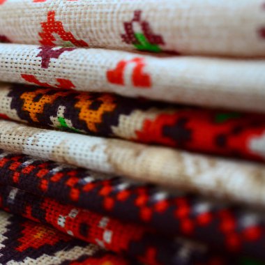 Geleneksel Ukrayna halk sanatı yığını tekstil kumaş üzerinde nakış desenleri örme