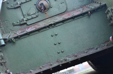 Doku tank yan duvar, metal yapılmış ve cıvata ve perçin çok sayıda ile güçlendirilmiş