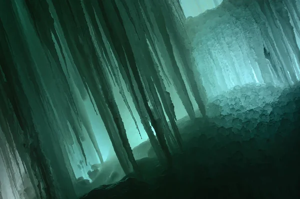 Nagy blokkok jég fagyasztott vízesés vagy Cavern háttér — Stock Fotó
