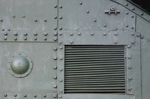 Doku tank yan duvar, metal yapılmış ve cıvata ve perçin çok sayıda ile güçlendirilmiş