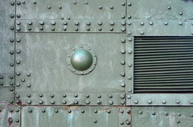 Doku tank yan duvar, metal yapılmış ve cıvata ve perçin çok sayıda ile güçlendirilmiş