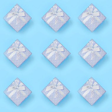 Mavi hediye kutuları bir sürü minimal konsept moda pastel mavi renkli kağıt doku arka plan yatıyor