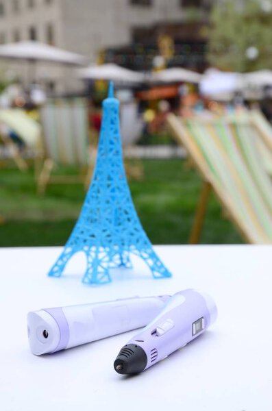 3d ручка ручка и 3d живопись фигуры в концепции и сделал STEM образования
