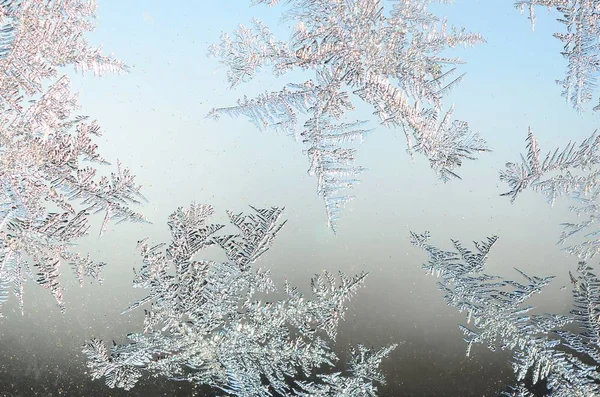 Schneeflocken Frostrime Makro auf Fensterscheibe — Stockfoto