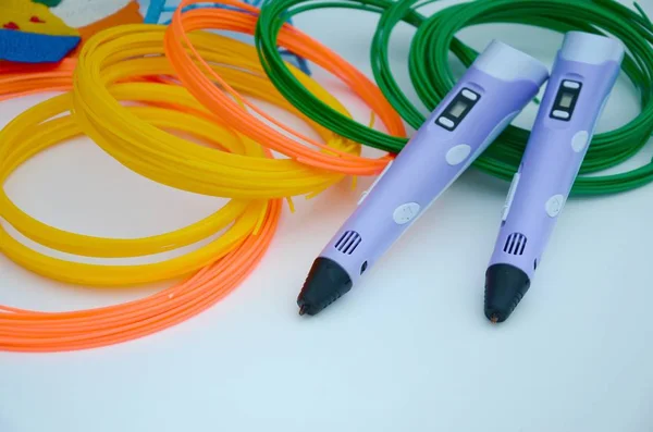 Felülnézet 3D toll és színes ABS műanyag készlet — Stock Fotó