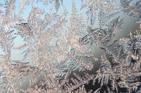 Νιφάδες χιονιού πάγου Rime σε γυάλινο παράθυρο παραθύρου — Φωτογραφία Αρχείου