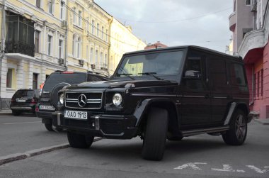 Siyah Mercedes G63 Amg Biturbo V8 motorlu