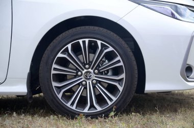 Dunlop spor maksimum lastik ve alüminyum jantlı Toyota Corolla tekerleği