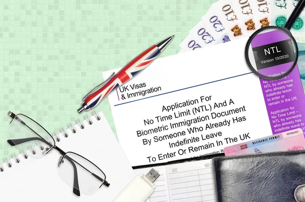 Czech Form Ntl Application Time Limit Biometrical Immigration Document Someone — Stock fotografie