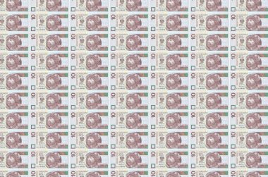 10 Polonyalı zloti banknotu para üretim konveyöründe basıldı. Bir sürü banknotun kolajı. Para birimi enflasyonu ve devalüasyon kavramı