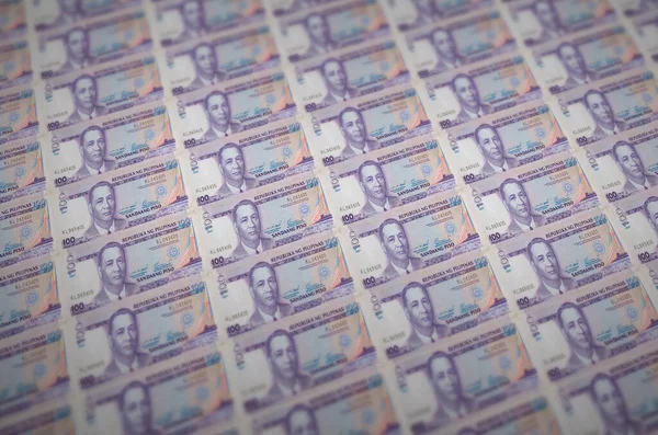 100 Φιλιππινέζικα Χαρτονομίσματα Που Τυπώνονται Παράνομο Μεταφορέα Παραγωγής Χρήματος Κολάζ — Φωτογραφία Αρχείου