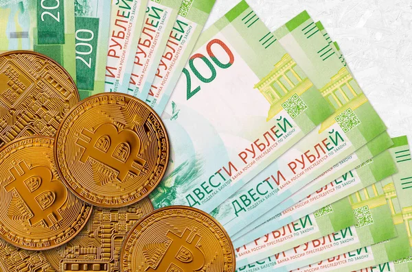 200 Rublos Rusos Billetes Bitcoins Oro Concepto Inversión Criptomoneda Crypto — Foto de Stock