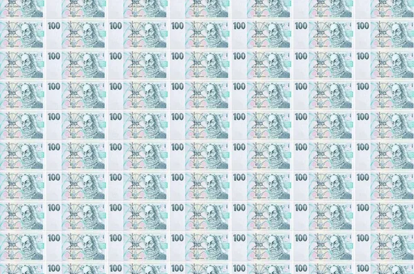 100チェココルン紙幣生産コンベアに印刷されます 多くの請求書のコラージュ 通貨のインフレと切り下げの概念 — ストック写真