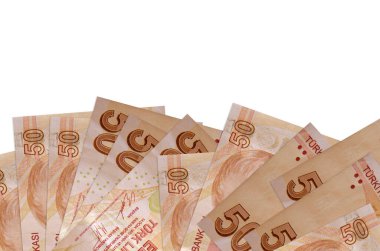 Ekranın alt tarafında 50 Türk lirası var. Beyaz zemin üzerinde izole edilmiş ve fotokopi alanı var. Paralı iş kavramları için arkaplan afişi şablonu