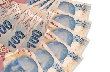 100 Türk lirası banknotlar beyaz zemin üzerinde izole edilmiş, fotokopi alanı ise fan şeklinde dizilmiş. Finansal işlemler kavramı