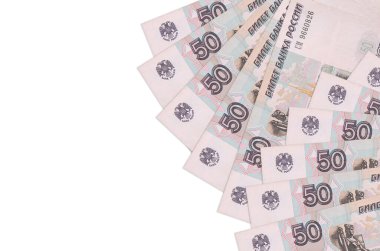 50 rusya rublesi banknotları beyaz arka planda fotokopi alanı ile izole bir şekilde duruyor. Zengin yaşam kavramsal geçmişi. Büyük miktarda ulusal para birimi zenginliği
