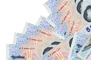 50 Tayland Baht banknotu beyaza izole edilmiş farklı bir sırayla yatar. Yerel bankacılık ya da para kazanma konsepti. İş arkaplanı afişi