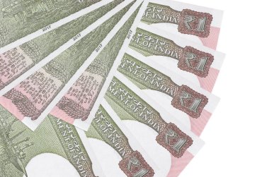 1 Hintli rupi banknotları beyaz arka planda izole edilmiş, fotokopi alanı da pervane şeklinde. Finansal işlemler kavramı