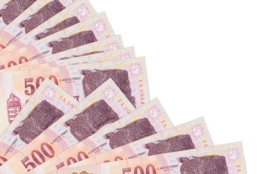 500 Macar forint banknotları beyaz arka planda izole edilmiş, fotokopi alanı da pervaneye yakın duruyor. Maaş zamanı kavramı veya finansal işlemler