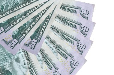 50 dolarlık banknotlar beyaz arka planda izole edilmiş, fotokopi alanı da yakın planda tutuluyor. Finansal işlemler kavramı