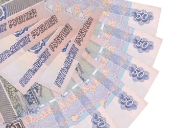 50 Rus Rublesi banknotları beyaz arka planda izole edilmiş, fotokopi alanı da yakın planda. Finansal işlemler kavramı