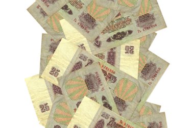 25 Rus rublesi beyazın üzerinde izole bir şekilde uçuyor. Birçok banknot sol ve sağ tarafta beyaz kopya alanı ile düşüyor