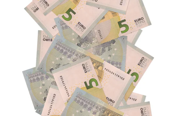 5 avroluk banknotlar beyazlar üzerinde izole halde uçuyor. Birçok banknot sol ve sağ tarafta beyaz kopya alanı ile düşüyor
