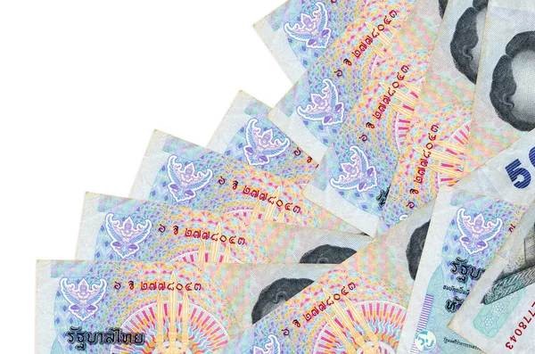 50 Tayland Baht banknotu beyaza izole edilmiş farklı bir sırayla yatar. Yerel bankacılık ya da para kazanma konsepti. İş arkaplanı afişi