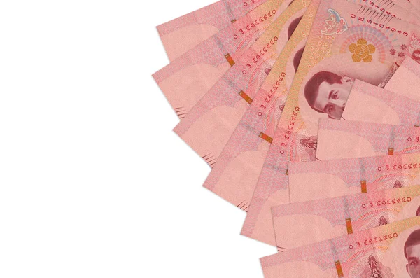 100 Tayland baht banknotları beyaz arka planda fotokopi alanı ile izole edilmiş yatar. Zengin yaşam kavramsal geçmişi. Büyük miktarda ulusal para birimi zenginliği
