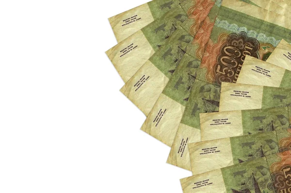 500 rusya rublesi banknotları beyaz arka planda fotokopi alanı ile izole bir şekilde duruyor. Zengin yaşam kavramsal geçmişi. Büyük miktarda ulusal para birimi zenginliği
