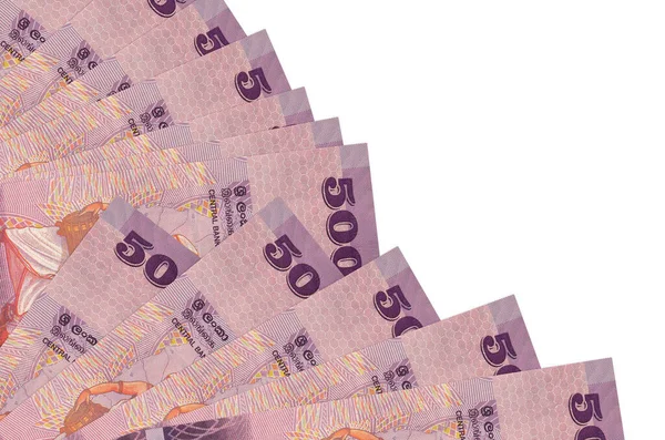 500 Sri Lanka rupi banknotları beyaz arka planda izole edilmiş, fotokopi alanı da pervaneye yakın duruyor. Maaş zamanı kavramı veya finansal işlemler