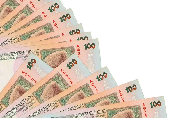 100 tane Ukrayna hrivniası banknotu beyaz arka planda izole edilmiş, fotokopi alanı da pervaneye yakın duruyor. Maaş zamanı kavramı veya finansal işlemler