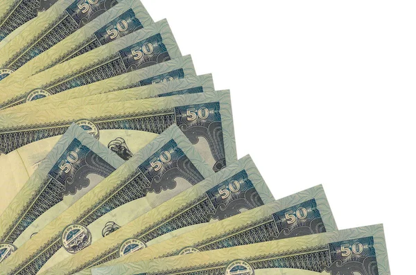 50 Nepal Rupisi banknotları beyaz arka planda izole edilmiş, fotokopi alanı da pervaneye yakın duruyor. Maaş zamanı kavramı veya finansal işlemler