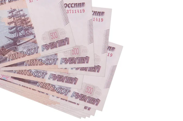500 러시아 지폐는 흰색으로 묶음이나 묶음으로 공간과 뒤엉켜 사업과 — 스톡 사진