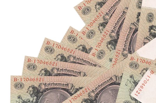 50 Reich işareti banknotlar beyaz üzerine izole edilmiş farklı bir sırayla yatar. Yerel bankacılık ya da para kazanma konsepti. İş arkaplanı afişi