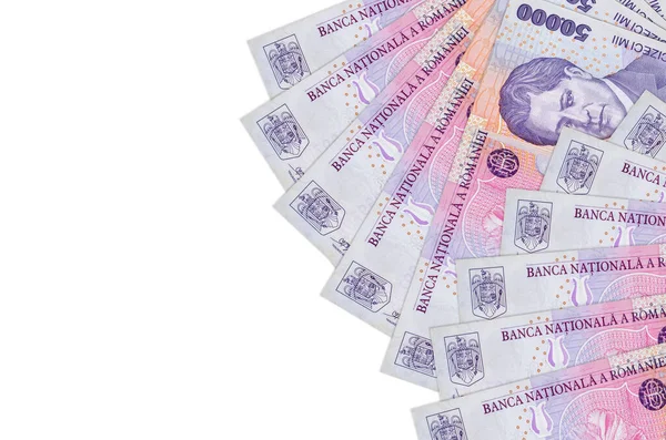 50000 Romen ley banknotu beyaz arka planda fotokopi alanı ile izole edilmiş yatıyor. Zengin yaşam kavramsal geçmişi. Büyük miktarda ulusal para birimi zenginliği