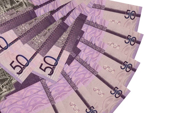 50 Dominik pezosu beyaz arka planda izole edilmiş, fotokopi alanı da yakın planda. Finansal işlemler kavramı