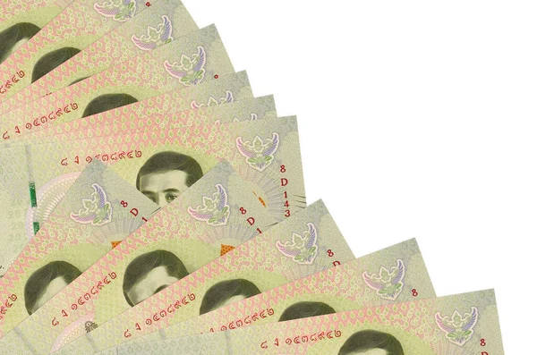 20 Tayland Baht banknotları beyaz arka planda izole edilmiş, fotokopi alanı da pervaneye yakın duruyor. Maaş zamanı kavramı veya finansal işlemler